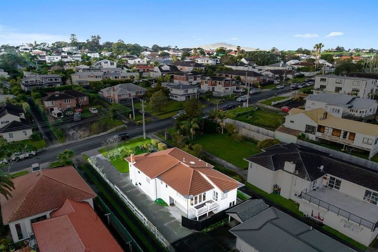 Photo of property in 1/45 Northboro Road, Belmont, Auckland, 0622