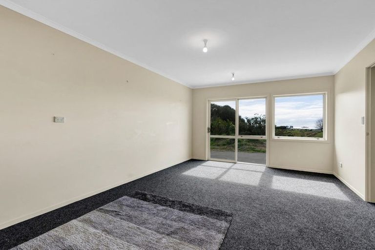 Photo of property in 333 Paraite Road, Paraite, New Plymouth, 4373