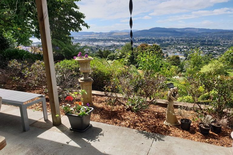 Photo of property in 72 Mountain Road, Western Heights, Rotorua, 3015