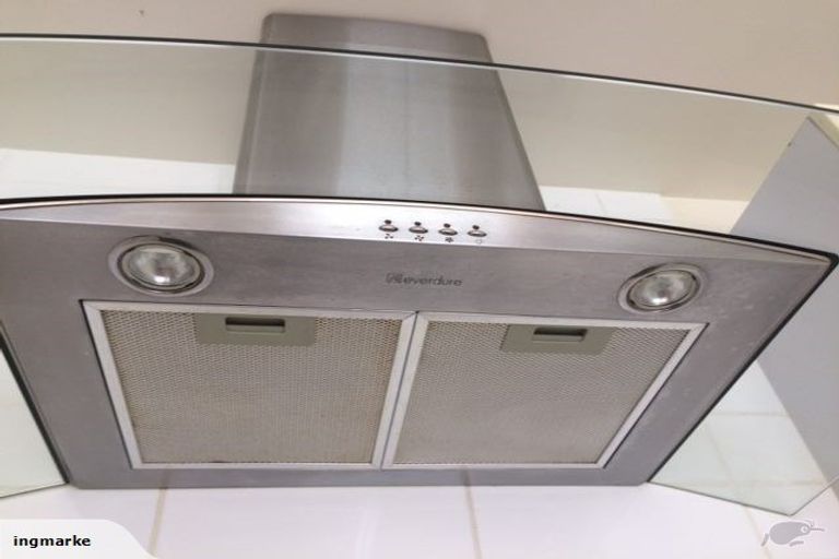 Photo of property in 8 Kopiko Way, Brooklyn, Wellington, 6021