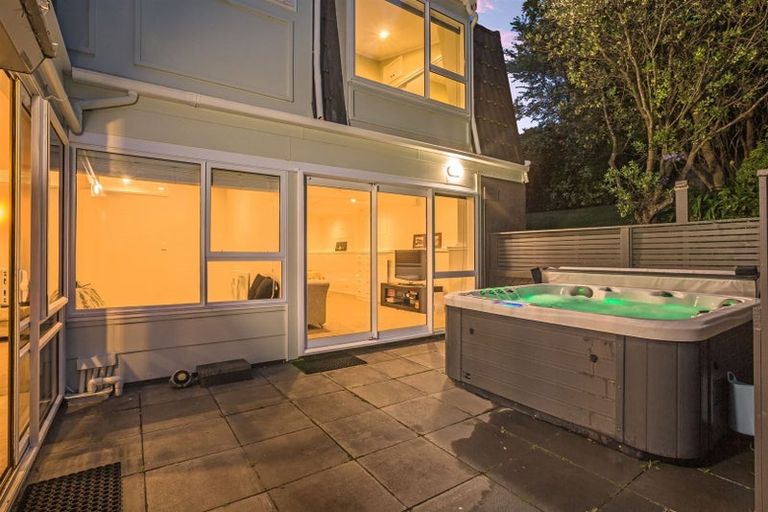 Photo of property in 5 Trevor Terrace, Paremata, Porirua, 5024