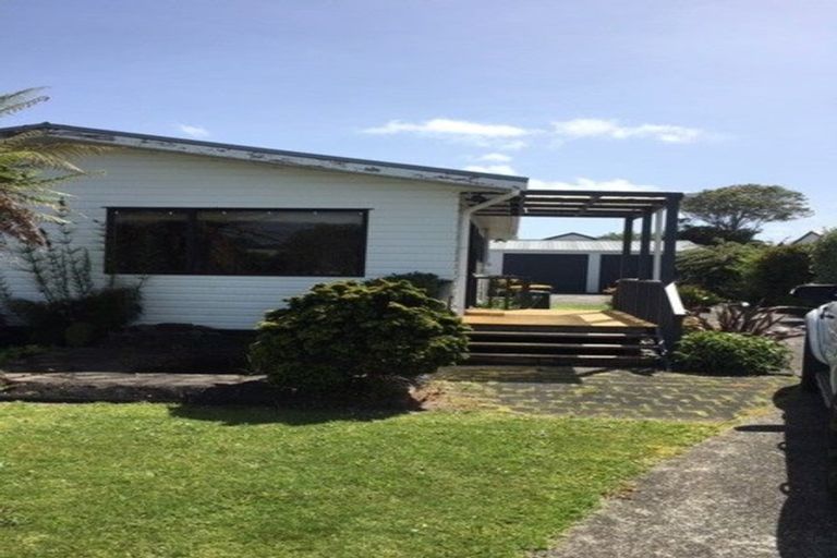 Photo of property in 41 Taihiki Road, Clarks Beach, 2122