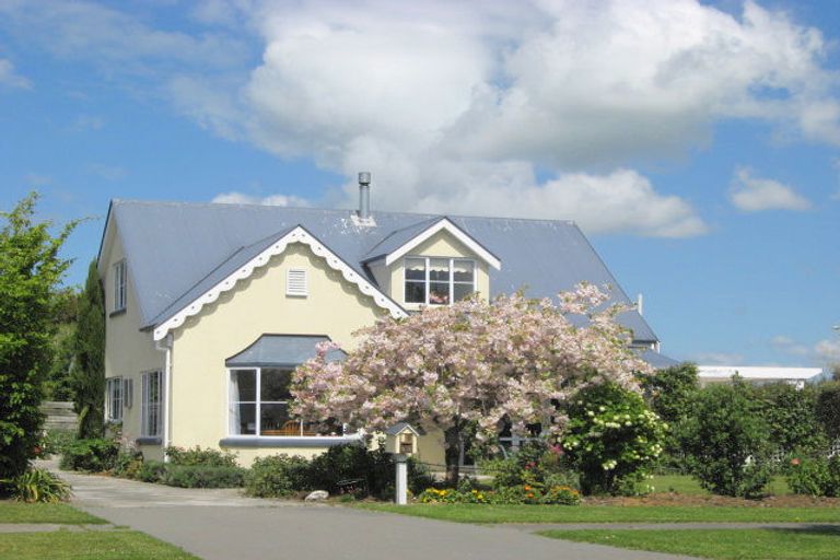 Photo of property in 33 Taranaki Drive, Woodend, 7610