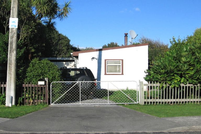 Photo of property in 105 Rangiuru Road, Otaki Beach, Otaki, 5512