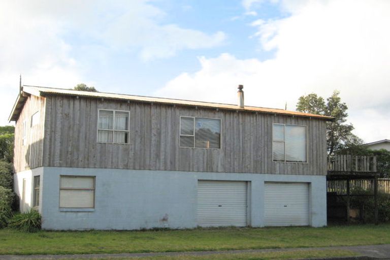 Photo of property in 103 Pohutukawa Crescent, Whangamata, 3620