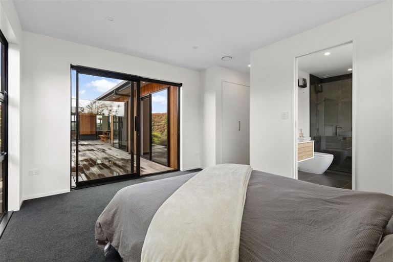 Photo of property in 99 Cashmere Bay Road, Moana, 7875