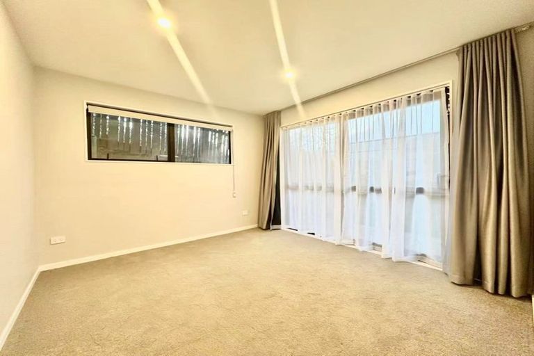 Photo of property in 15 Holiday Road, Stanmore Bay, Whangaparaoa, 0932