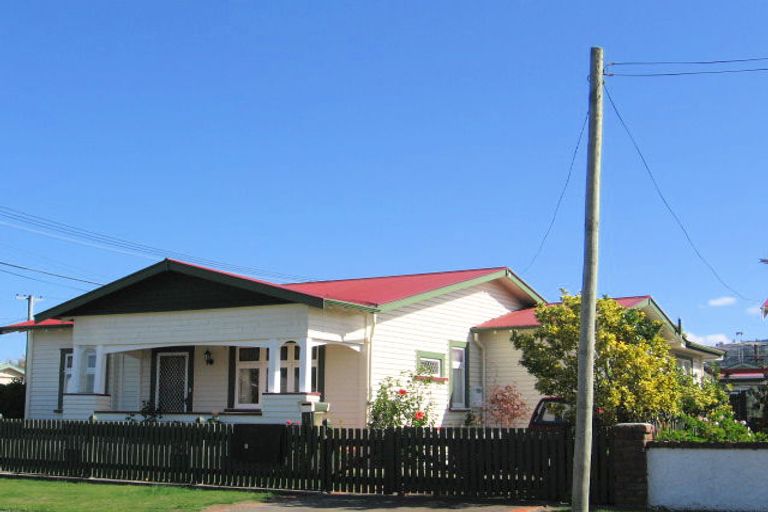 Photo of property in 1 Byron Street, Petone, Lower Hutt, 5012