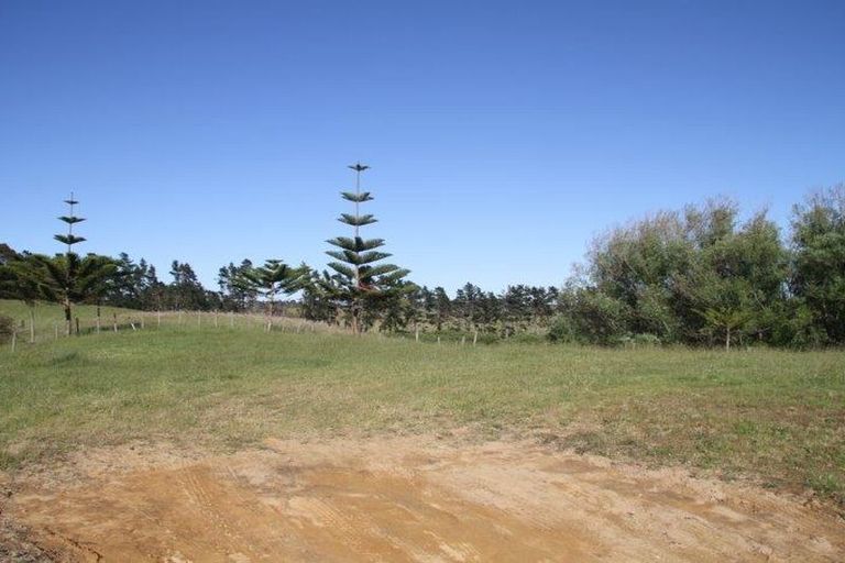 Photo of property in 8 Juniper Road, Sunnynook, Auckland, 0620