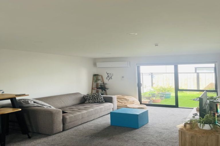 Photo of property in 2/17 Pearce Crescent, Taita, Lower Hutt, 5011