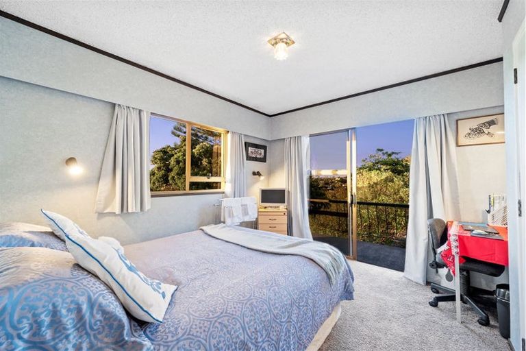 Photo of property in 100 Becroft Drive, Forrest Hill, Auckland, 0620