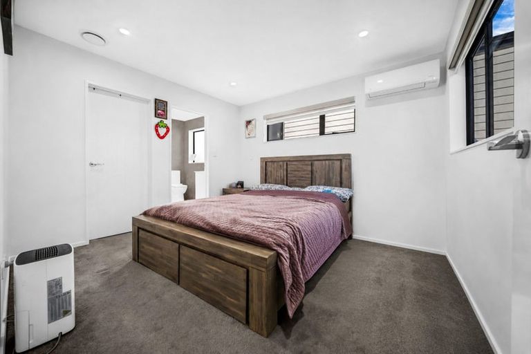 Photo of property in 58b Spinella Drive, Bayview, Auckland, 0629
