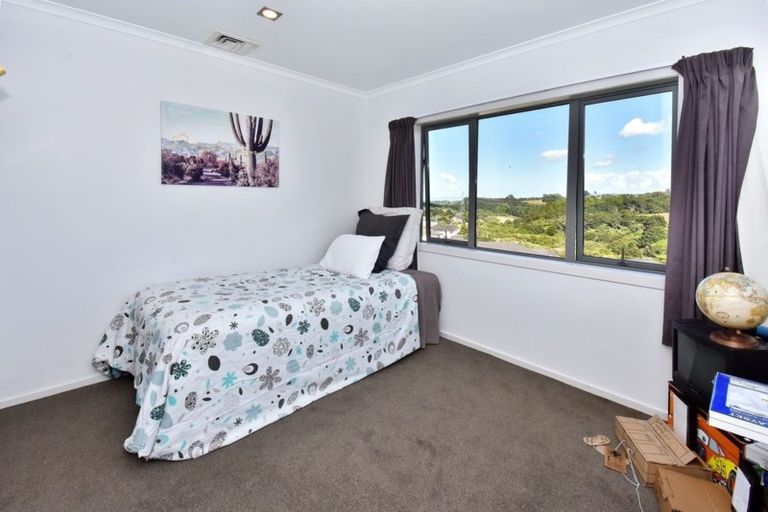 Photo of property in 6 Henriette Place, The Gardens, Auckland, 2105