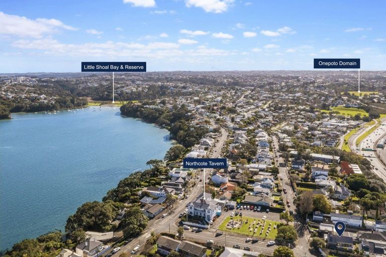 Photo of property in 2/43 Princes Street, Northcote Point, Auckland, 0627