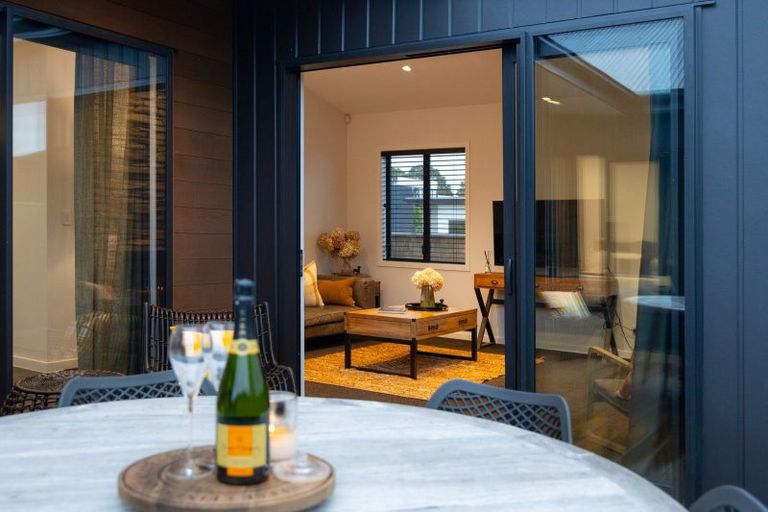 Photo of property in 11 Awanui Avenue, Hokowhitu, Palmerston North, 4410