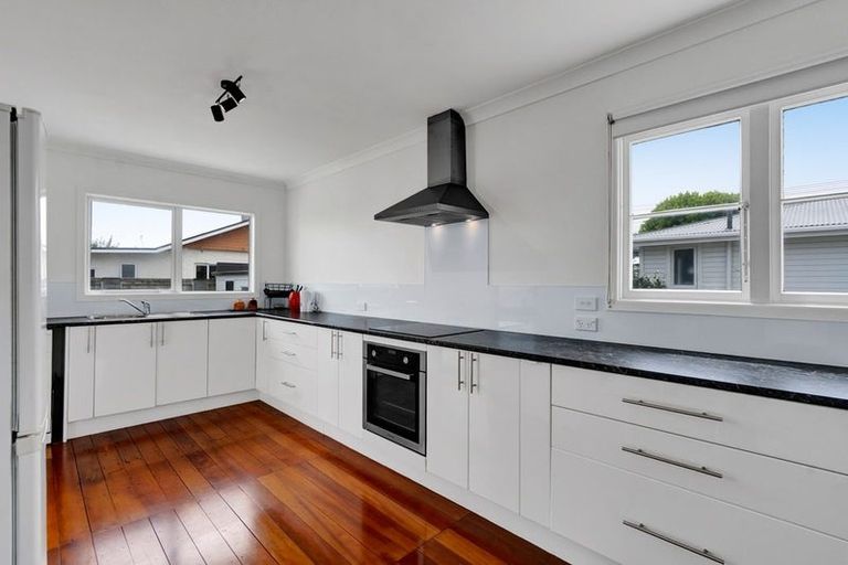 Photo of property in 41 Princes Street, Fitzroy, New Plymouth, 4312
