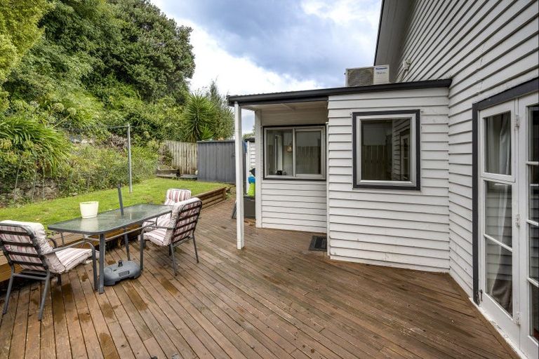 Photo of property in 9 Chaucer Road, Hospital Hill, Napier, 4110