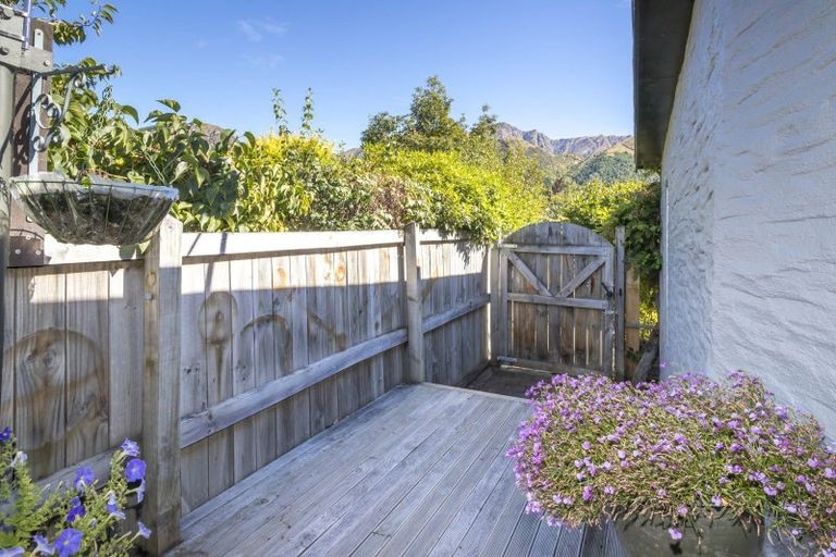 Photo of property in 17 Inverness Crescent, Arrowtown, 9302