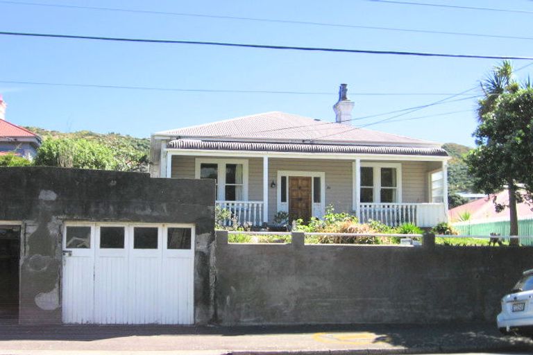 Photo of property in 86 Clyde Street, Island Bay, Wellington, 6023