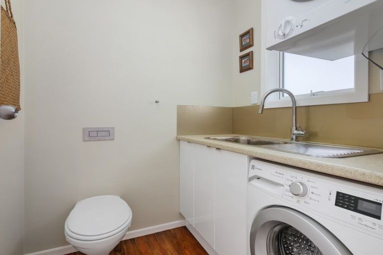 Photo of property in 19 Koru Street, Mangere Bridge, Auckland, 2022
