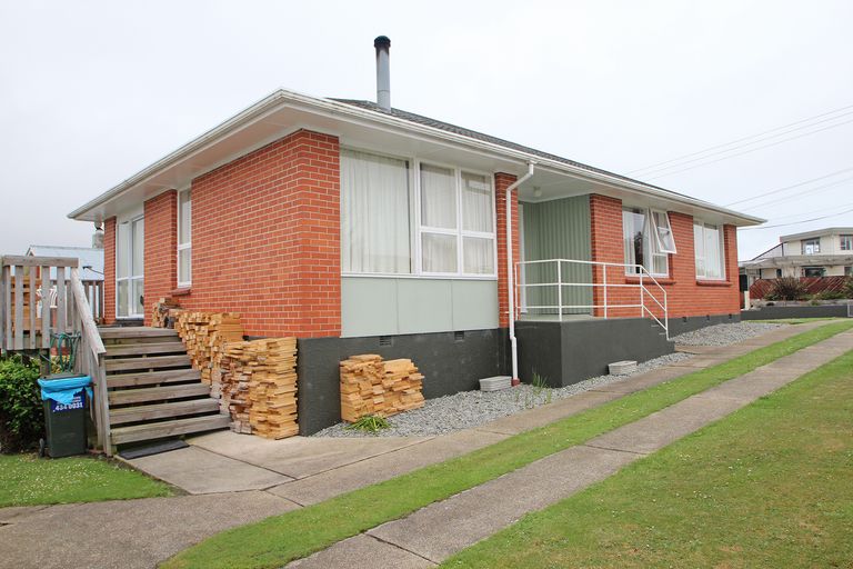 Photo of property in 16 Stoke Street, Oamaru, 9400