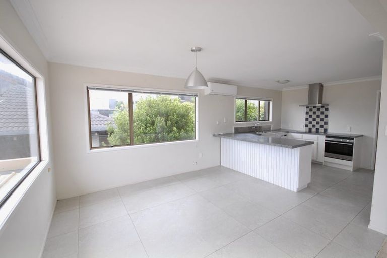 Photo of property in 2/12 Marama Street, Castor Bay, Auckland, 0620