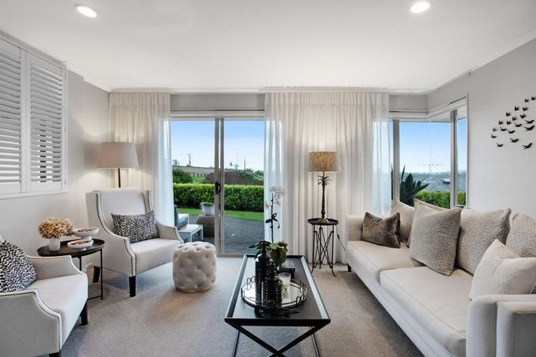 Photo of property in 113 Tauranga Place, Orewa, 0931