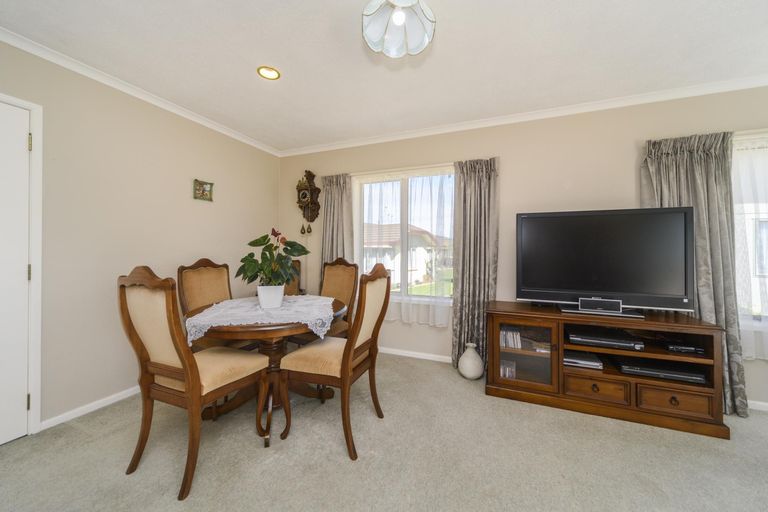 Photo of property in 3 Royal Fern, Kelvin Grove, Palmerston North, 4414