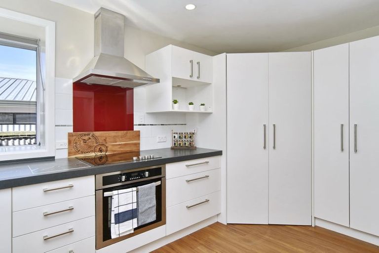 Photo of property in 910 Avonside Drive, Avondale, Christchurch, 8061