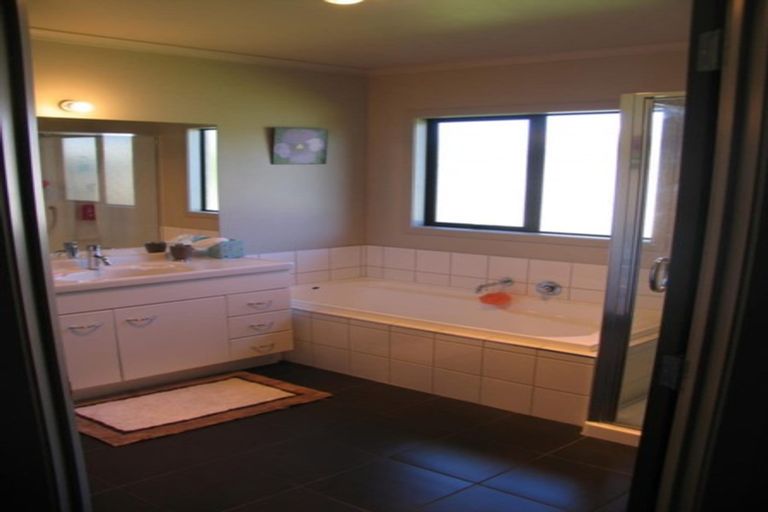 Photo of property in 9 Dotterel Place, Whitianga, 3510