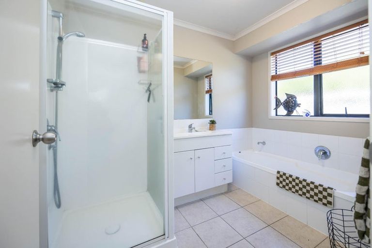 Photo of property in 31 Nielsen Gardens, Rototuna, Hamilton, 3210