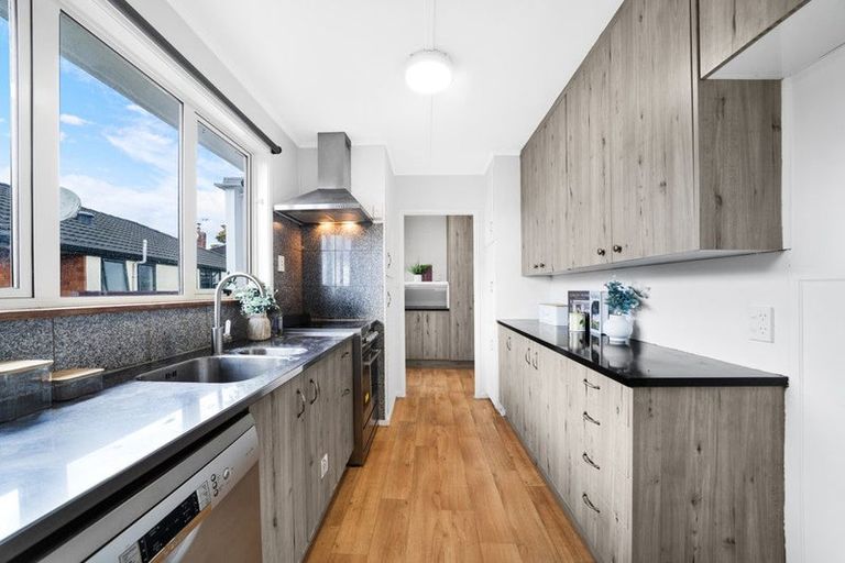 Photo of property in 44 Longburn Road, Henderson, Auckland, 0610