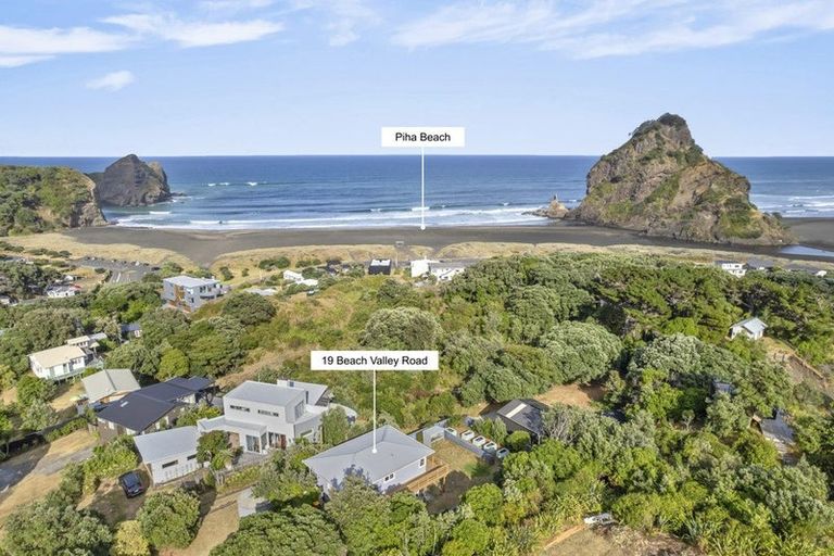 Photo of property in 19 Beach Valley Road, Piha, New Lynn, 0772
