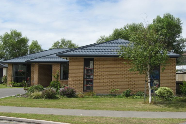Photo of property in 70 Laing Crescent, Heathcote Valley, Christchurch, 8022