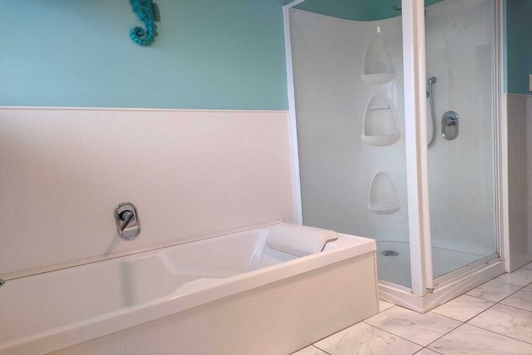 Photo of property in 52 George Point Road, Onerahi, Whangarei, 0110