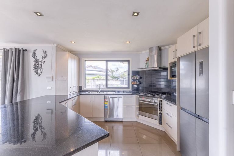 Photo of property in 11 Chatham Place, Rototuna North, Hamilton, 3210