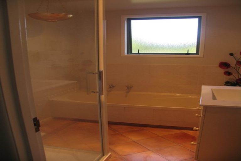 Photo of property in 116 Clifford Road, Eltham, 4322