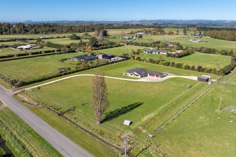 Photo of property in 250 Hughes Line, West Taratahi, Masterton, 5887