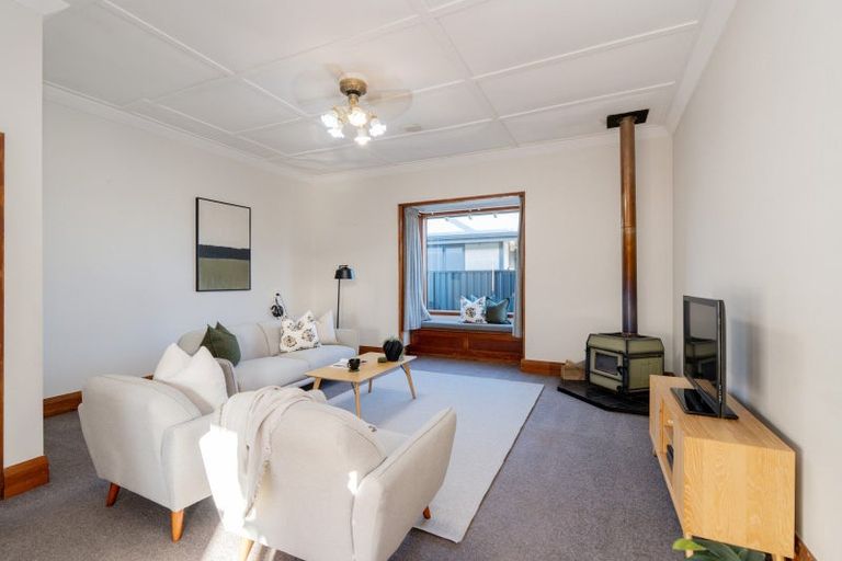 Photo of property in 24 Park Street, Winton, 9720