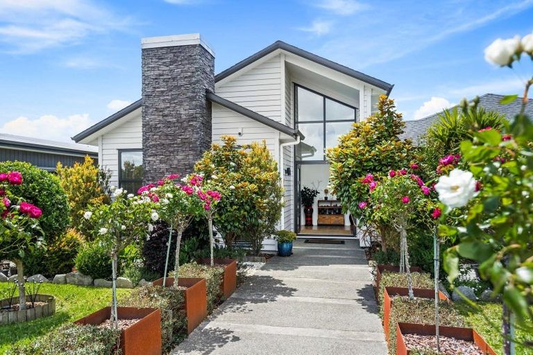 Photo of property in 45 Pohutukawa Parade, Riverhead, 0820