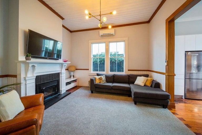 Photo of property in 8 Morley Street, New Plymouth, 4310