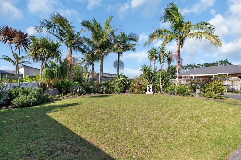 Photo of property in 55 Pyle Road West, One Tree Point, 0118