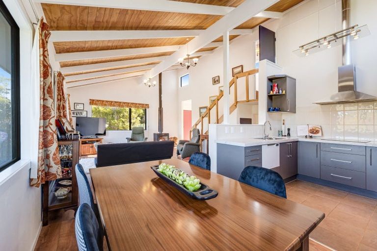 Photo of property in 10 Oliver Twist Avenue, Mellons Bay, Auckland, 2014