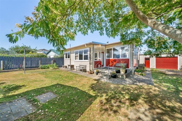 Photo of property in 3 Parera Grove, Heretaunga, Upper Hutt, 5018