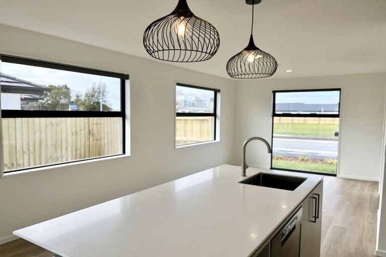 Photo of property in 37 Rita Angus Road, Belfast, 8051