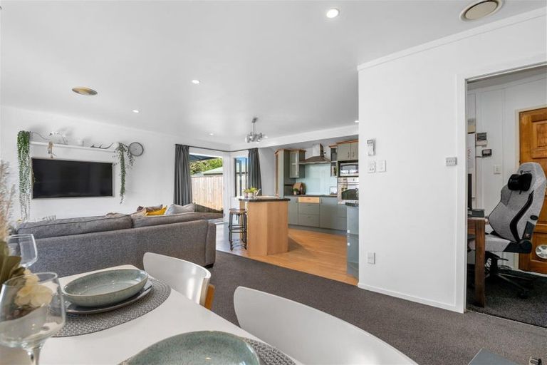 Photo of property in 6 Corilin Place, Mangakakahi, Rotorua, 3015