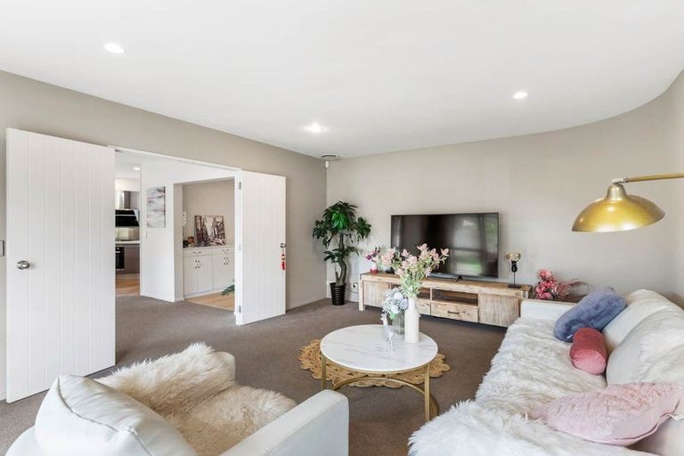 Photo of property in 5 George Deane Place, Greenhithe, Auckland, 0632