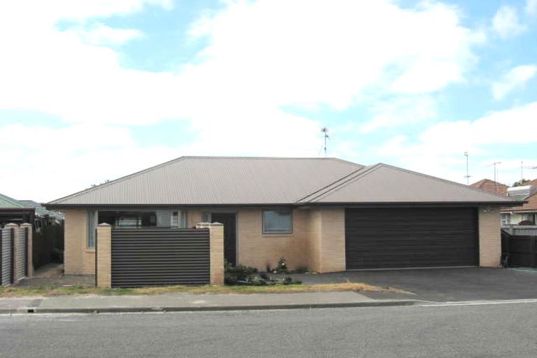 Photo of property in 21 Cox Street, Ashburton, 7700