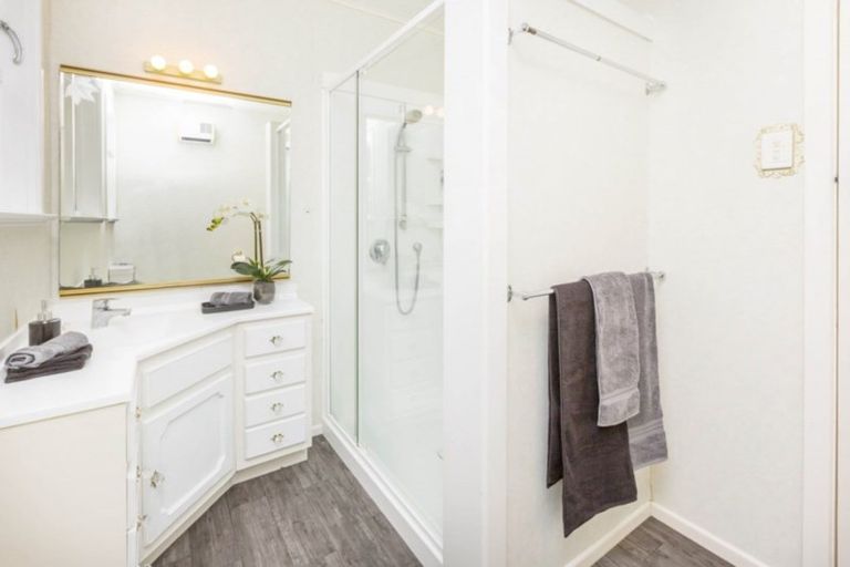 Photo of property in 5 Pokaka Street, Birchville, Upper Hutt, 5018