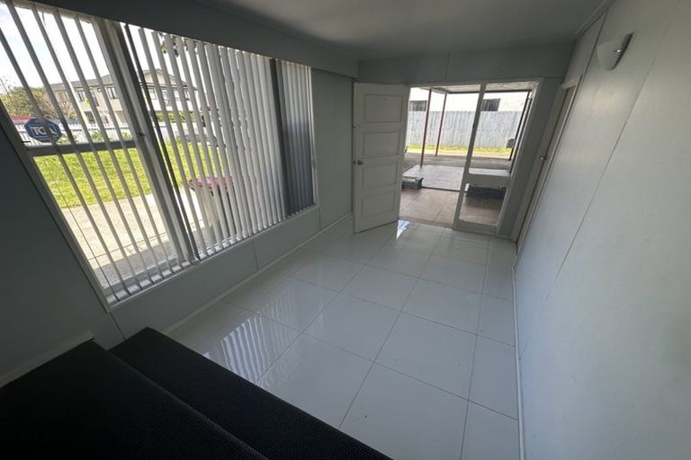 Photo of property in 409 Massey Road, Mangere East, Auckland, 2024